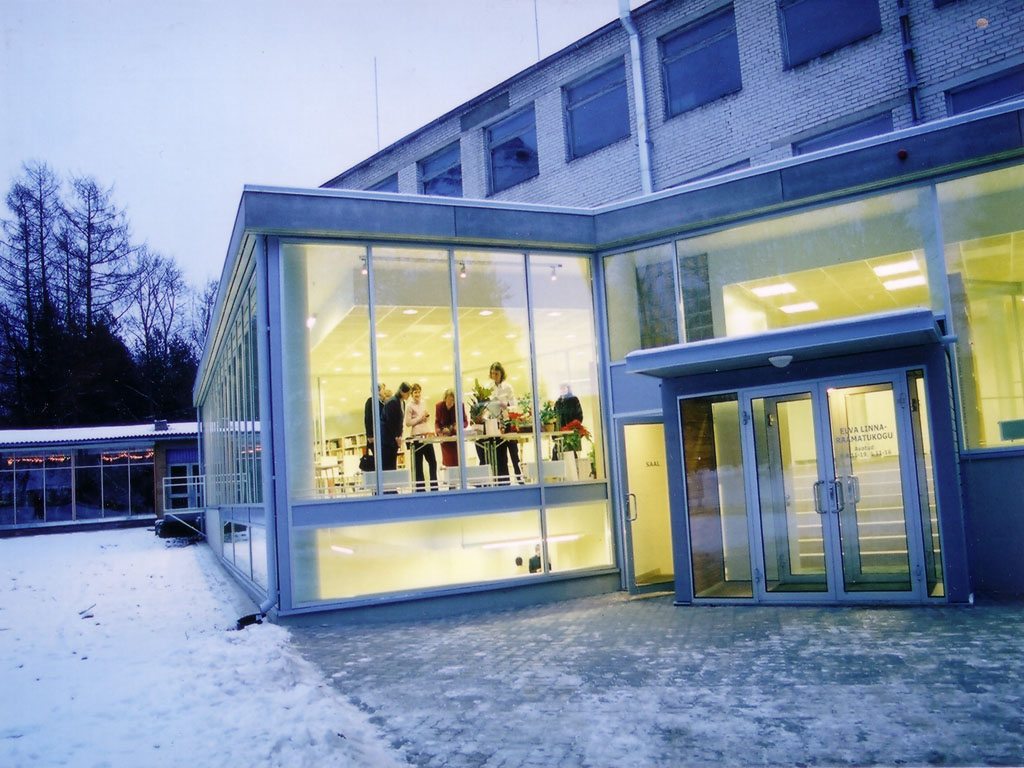 Elva library – partial conversion of a basic school, 2004