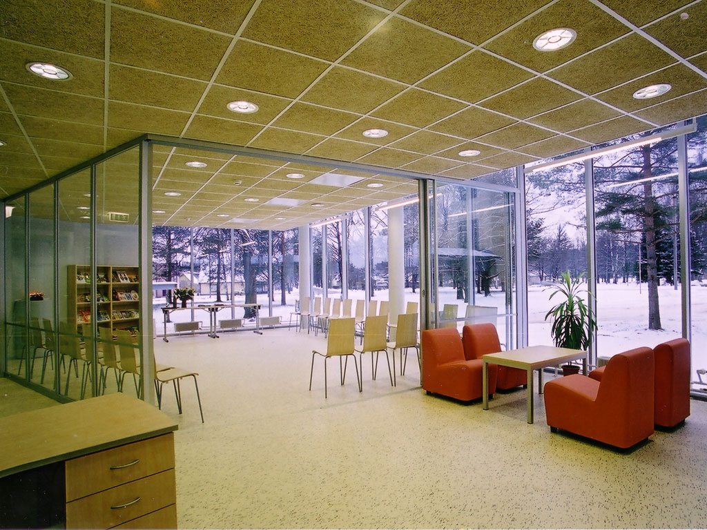 Elva library – partial conversion of a basic school, 2004